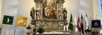 Der Barockaltar kommt nach Natzungen